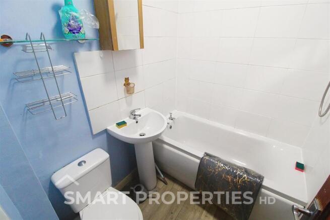3 bed Terraced to rent Image 8