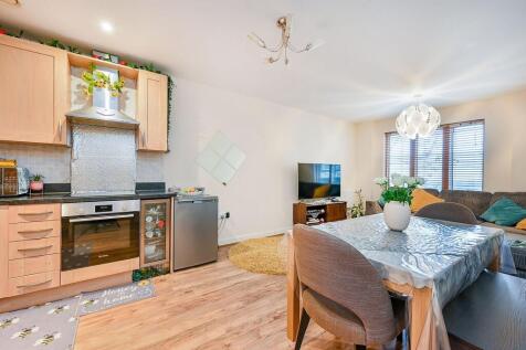 Drayton Green Road, Ealing, London, W13