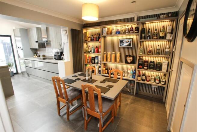 OPEN PLAN ISLAND KITCHEN