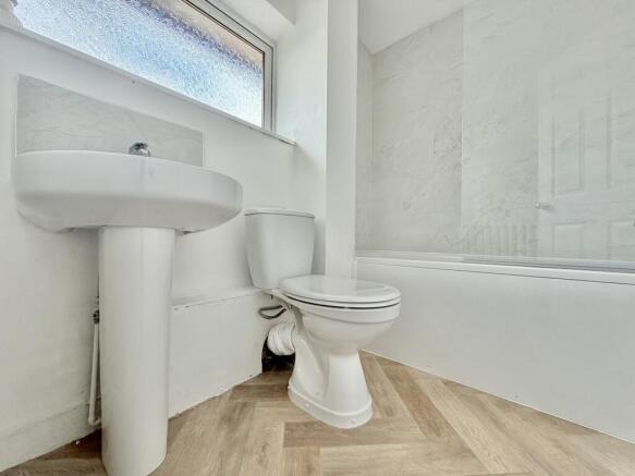 3 bed Terraced to rent Image 11