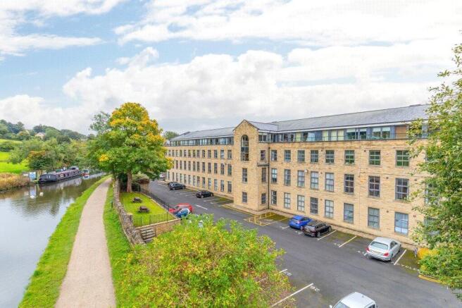 2 bed Apartment for sale Image 6