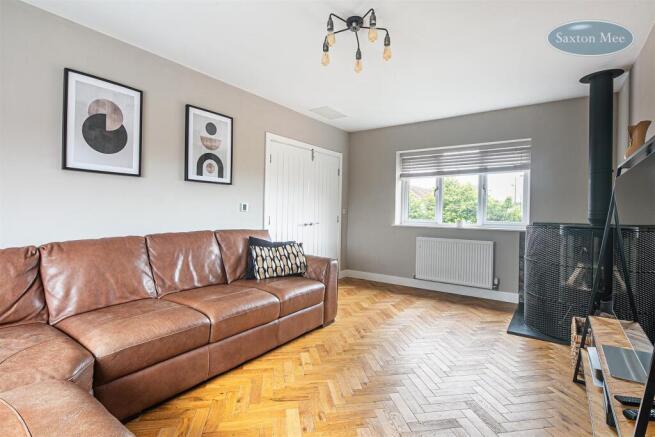 4 bed Detached for sale Image 9