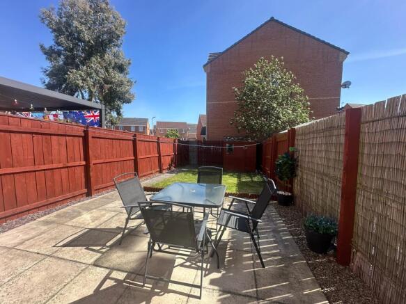 4 bed Town House for sale Image 8