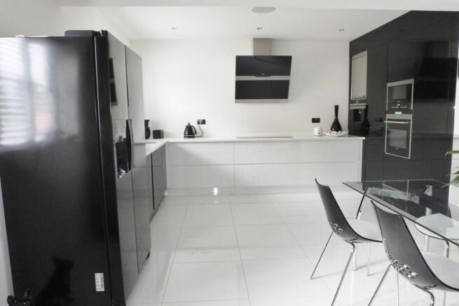 kitchen/dining room