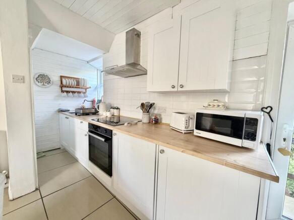 2 bed Terraced for sale Image 6