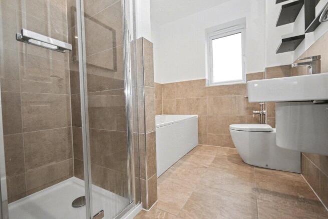 4 bed Detached for sale Image 11