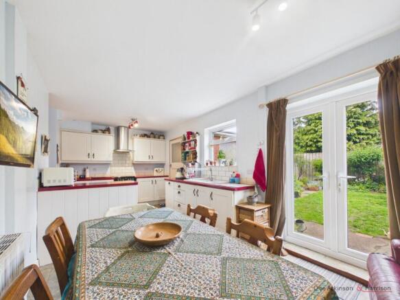 Kitchen/Dining Area