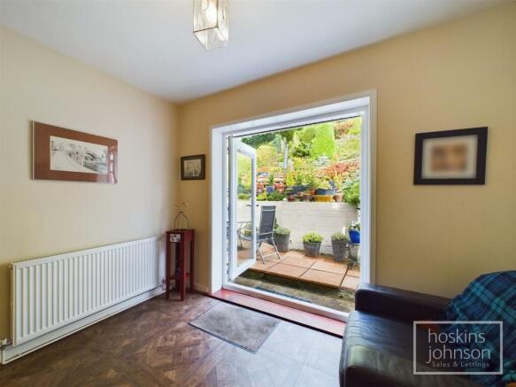 Sitting Room/Bedroom 4