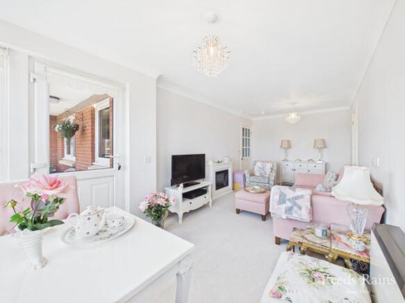 2 bed Apartment for sale Image 7