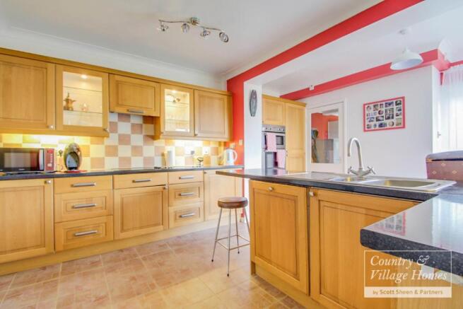 KITCHEN/ DINER