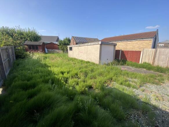 14 Caxton Close, New Whittington, Chesterfield, Derbyshire S43 2EA photo 4