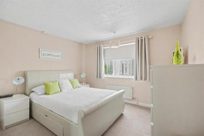 Bedroom 1_1.jpeg