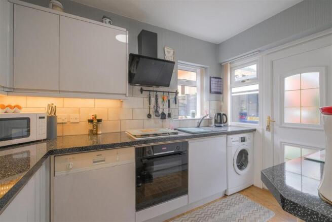3 bed Town House for sale Image 9