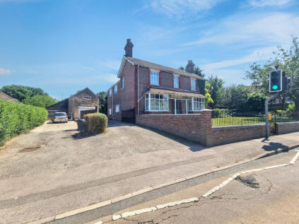45 Luton Road, Chalton, Luton, Bedfordshire LU4 9UJ