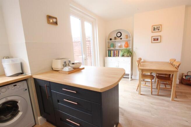 Kitchen area 2