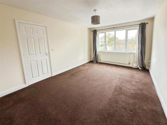 Longbrooke Close (11).jpg