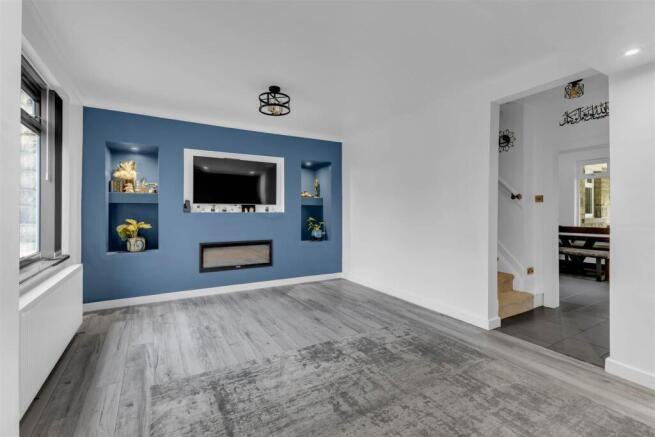 3 bed Semi-Detached for sale Image 6