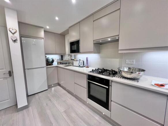 KITCHEN 4.jpg