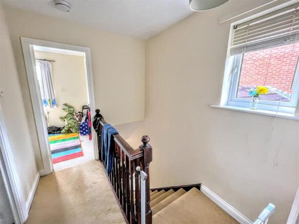 FIRST FLOOR LANDING