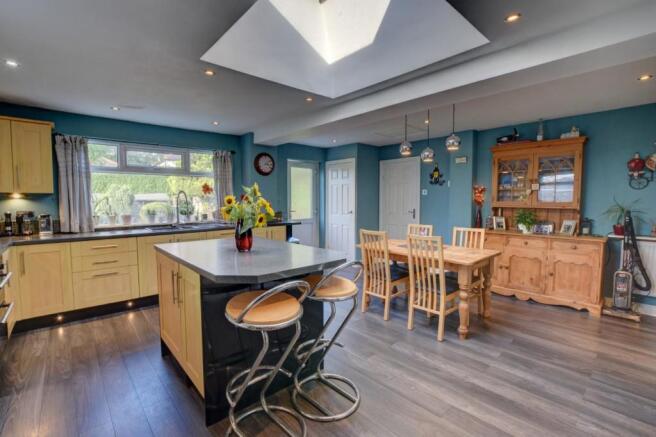 Kitchen 3.jpg