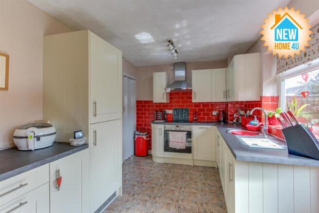 KITCHEN / DINING ROOM: