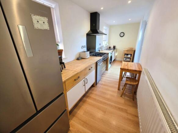 2 bed Semi-Detached for sale Image 10