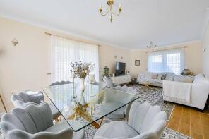 182, Cygnet Avenue, Feltham TW14 0DR