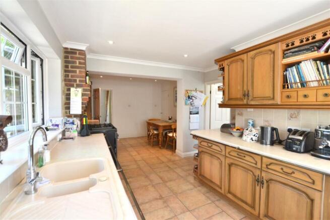 Kitchen 3.JPG