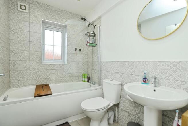 3 bed Semi-Detached for sale Image 4