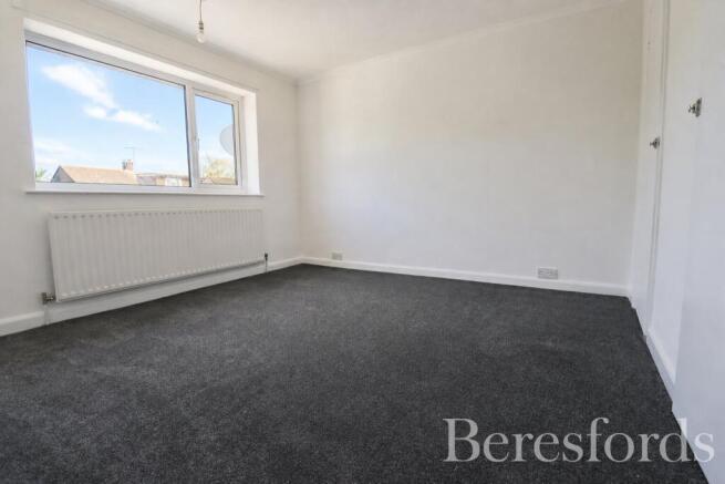 Marlborough Gardens, Upminster, RM14 photo 4