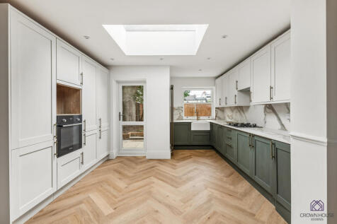 Woodside Park Road ,London, N12