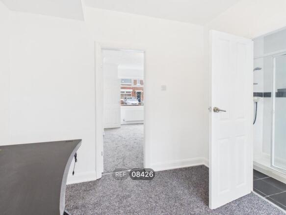 2 bed Terraced to rent Image 12