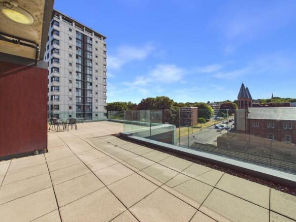 1 bed Apartment to rent Image 10