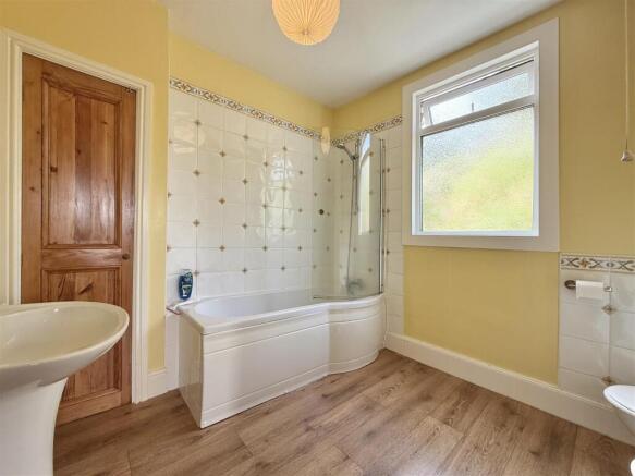 Bathroom.JPG