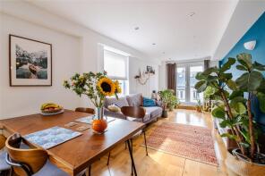 Flat 4, 1e, Wyatt Park Road, London SW2 3TN