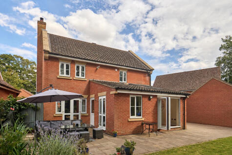 Greenfield Way, Long Stratton, NR15