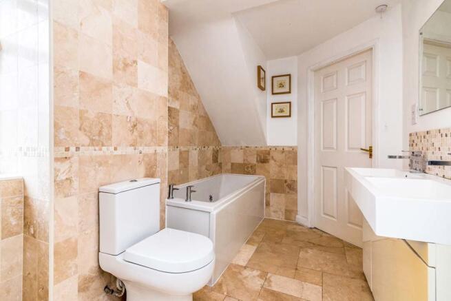 En-Suite Bathroom