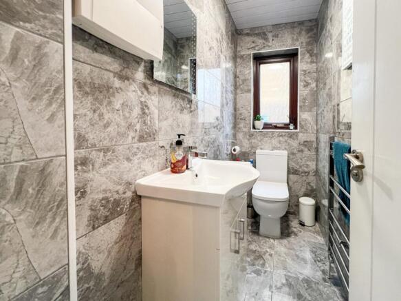 4 bed Detached for sale Image 6