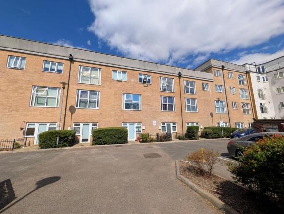 Park Road, Colliers Wood, London photo 2