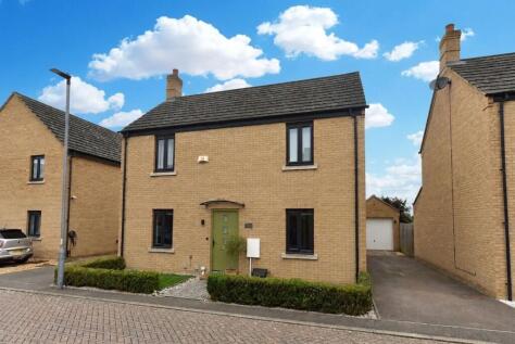 Dunnock Way, St. Ives, PE27