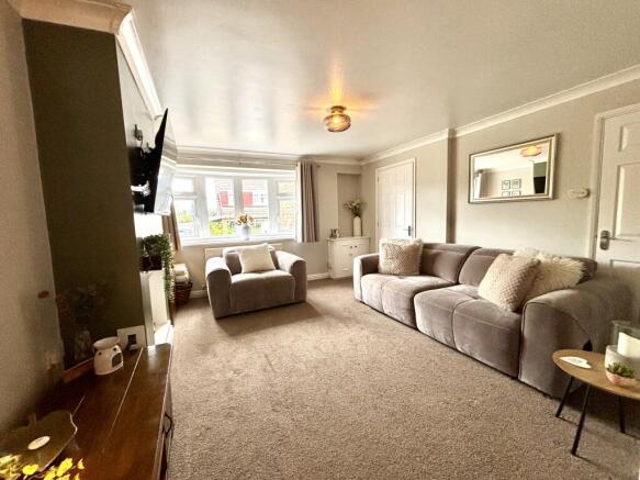 3 bed Semi-Detached for sale Image 6