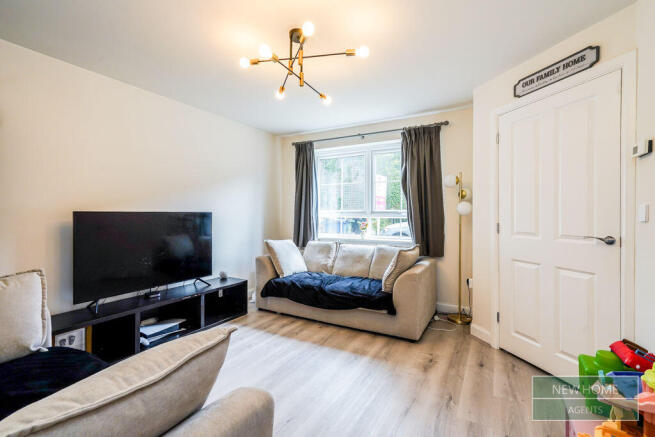 3 bed Semi-Detached for sale Image 6
