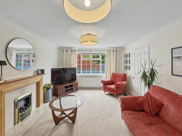 5 bed Detached for sale Image 5