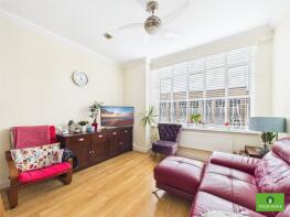 Flat 4, 25 31 Byron Court, South Street, Romford RM1 1NJ