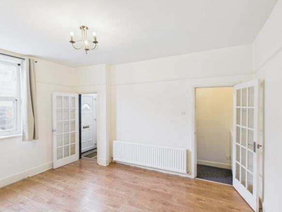 3 bed Terraced to rent Image 4