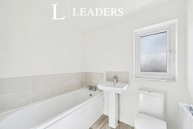 3 bed Detached to rent Image 9