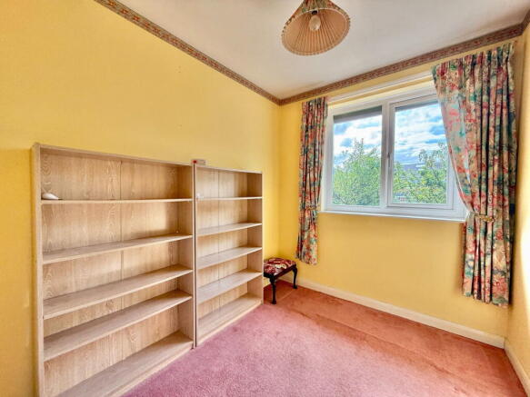 2 bed Flat for sale Image 6