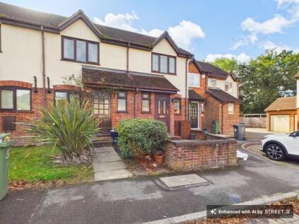 Finch Close, Tadley, RG26