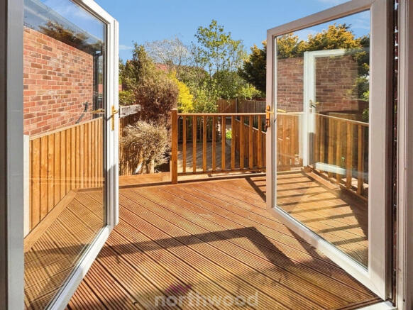 3 bed Terraced to rent Image 7