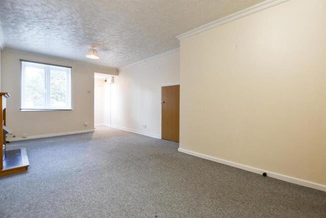 Living room..jpg